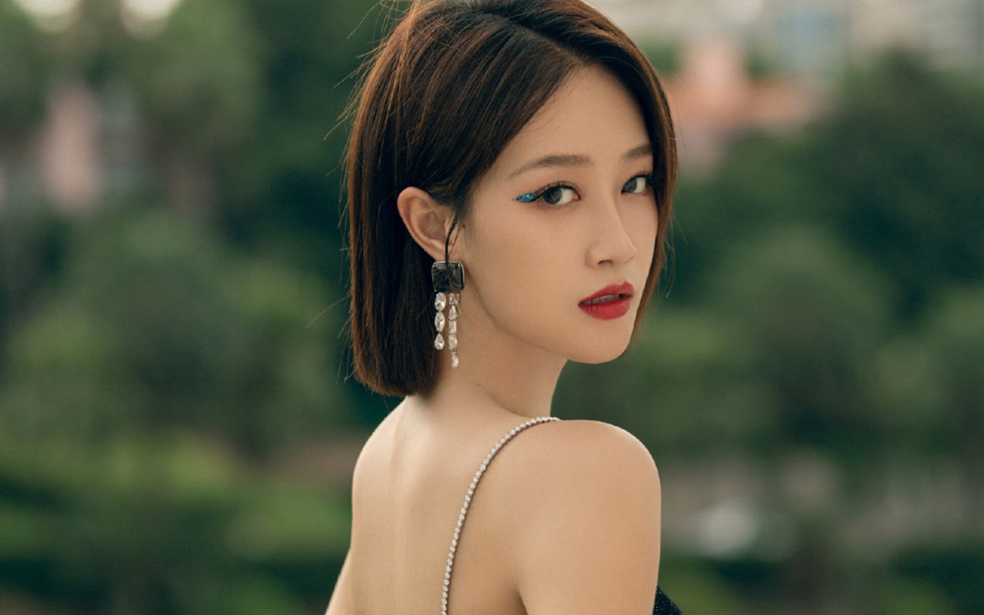 奥运钥匙之战,斯通斯一记头槌,撞开命运窄门